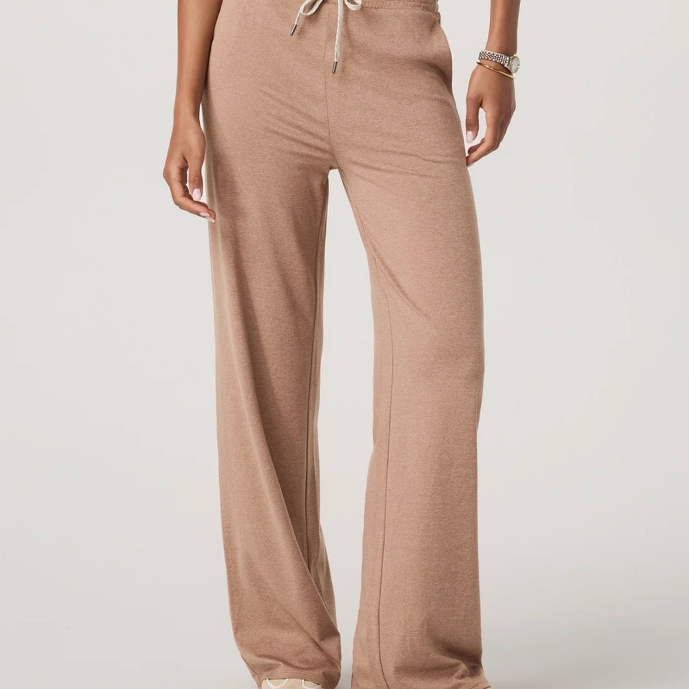 NWT Vuori Halo Wideleg Pant in Nutmeg